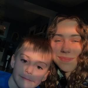 Meet your Posher, Hilary